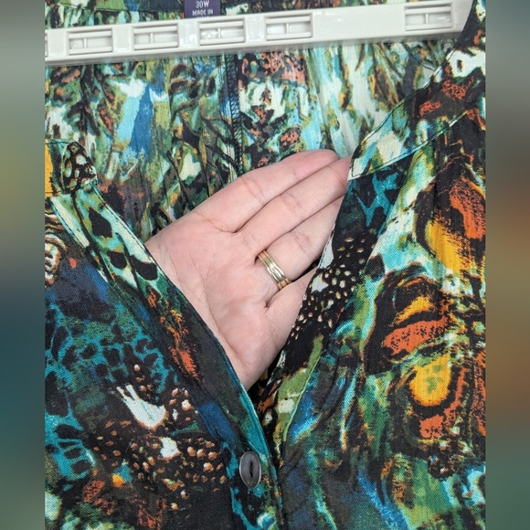 Roman's Size 30 (3XL) Abstract Plant/Floral V-Neck Tunic NWT Button Down - Picture 8 of 13